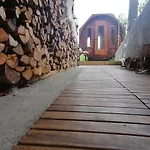 Magic Mountain - Lyngen Lodge *