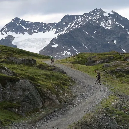 Magic Mountain - Lyngen Lodge